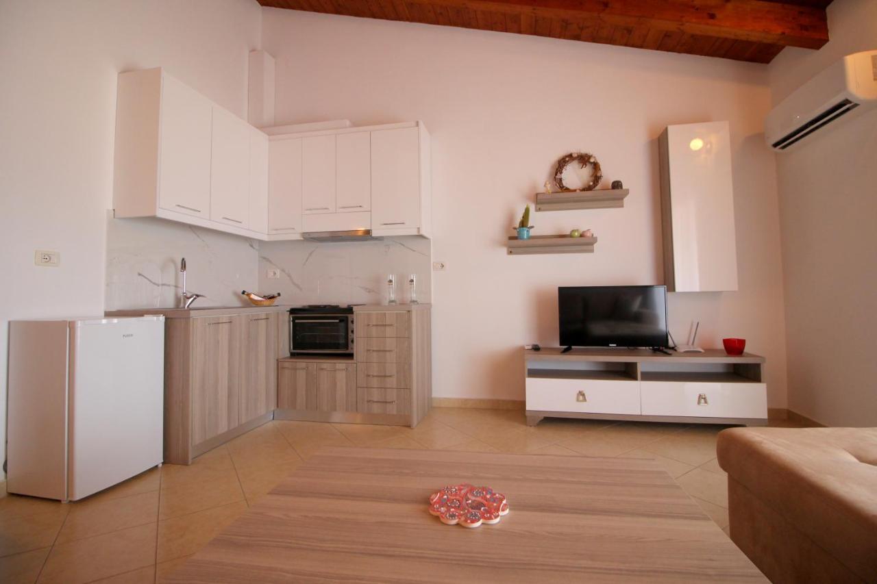 סרנדה Atlantis Apartments מראה חיצוני תמונה