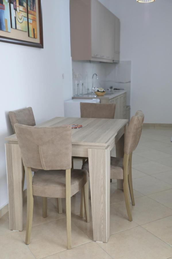 סרנדה Atlantis Apartments מראה חיצוני תמונה