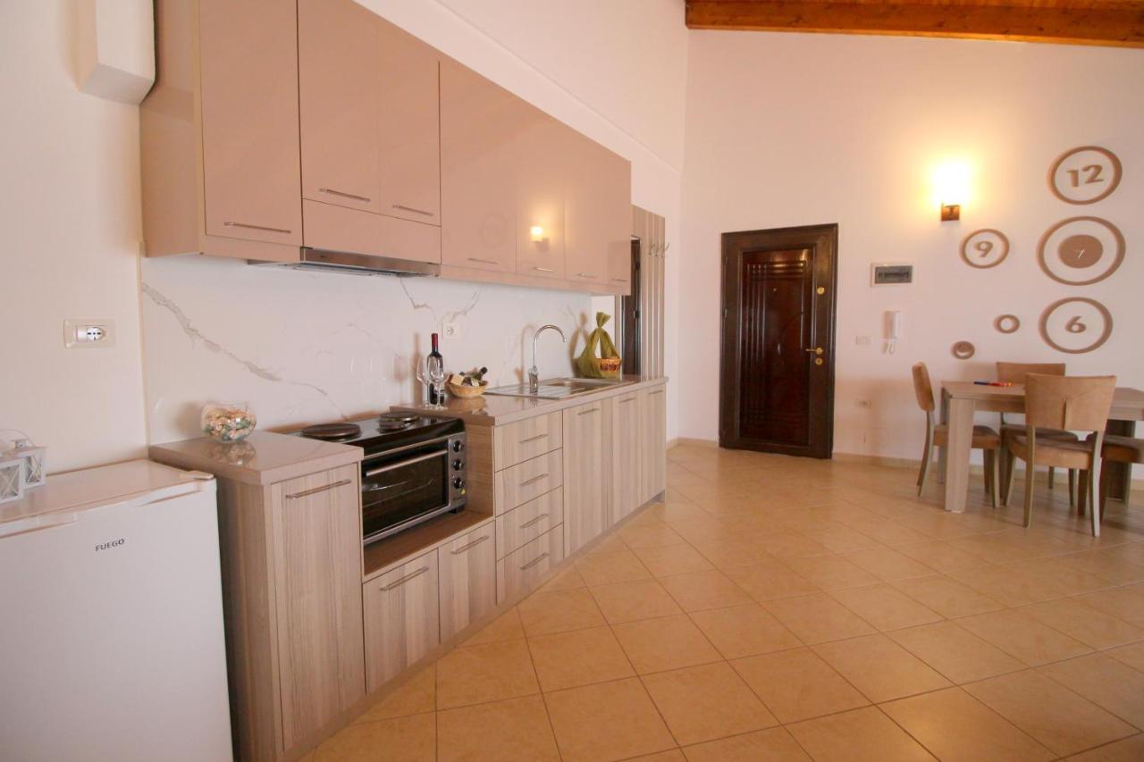 סרנדה Atlantis Apartments מראה חיצוני תמונה