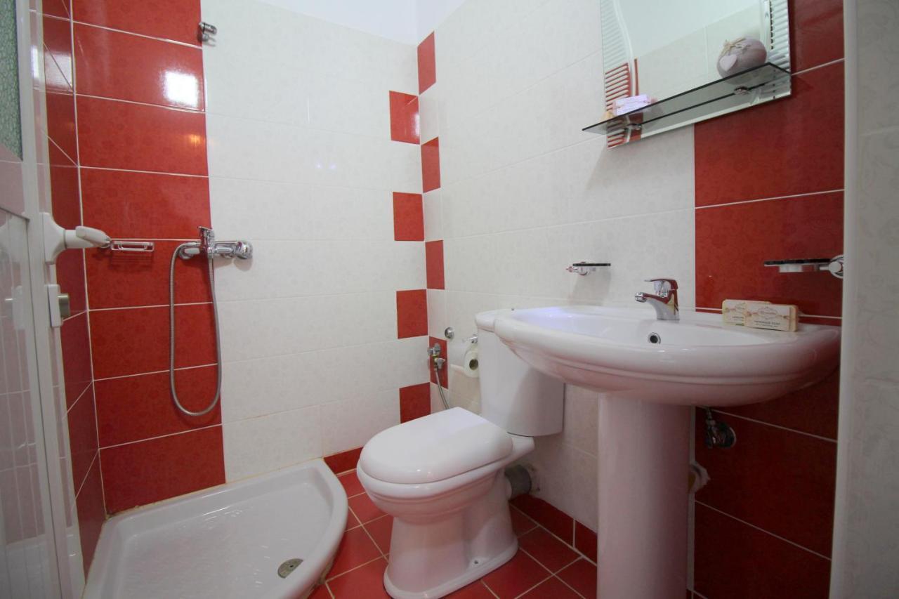 סרנדה Atlantis Apartments מראה חיצוני תמונה