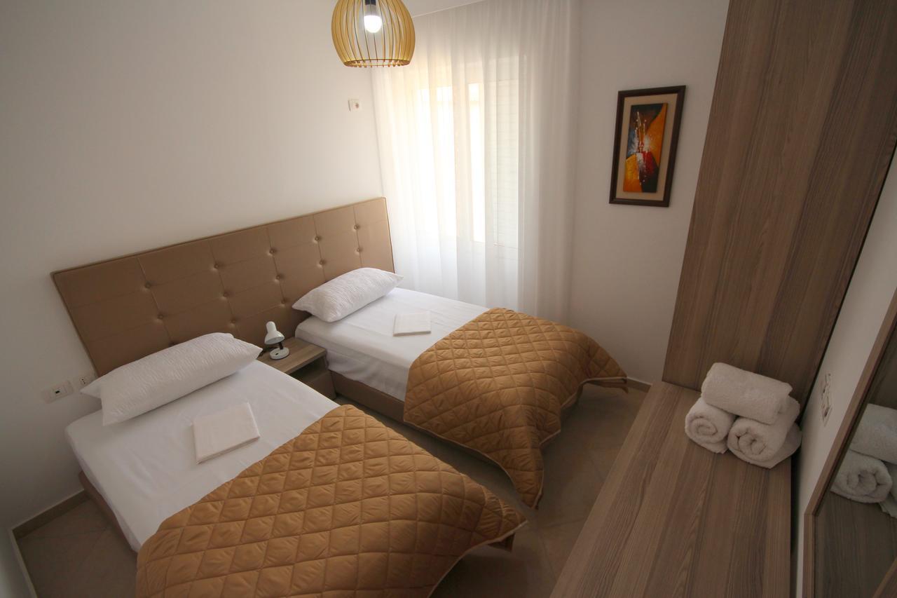 סרנדה Atlantis Apartments מראה חיצוני תמונה